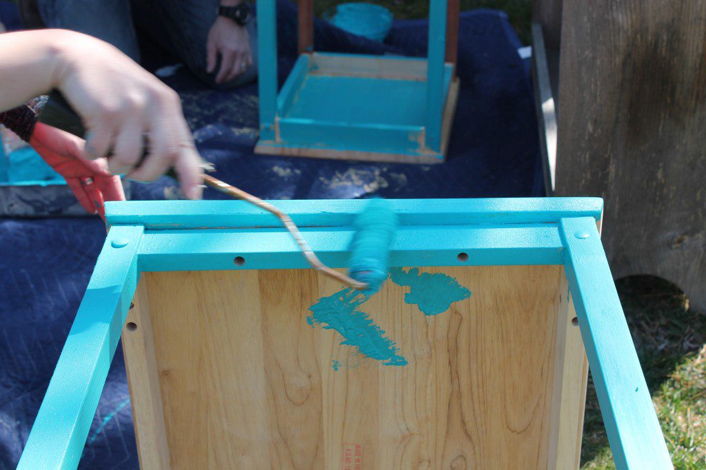 Painting nesting tables turquiose old paint