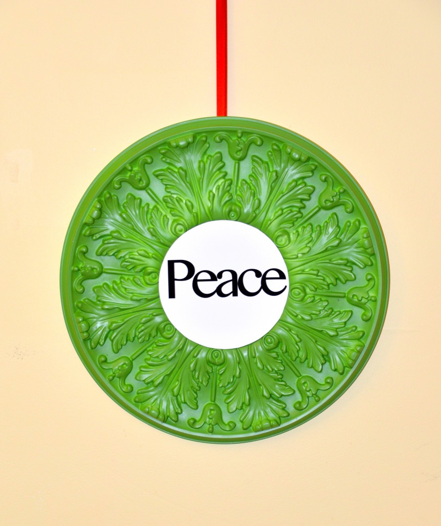 Green Peace Fypon Wreath 