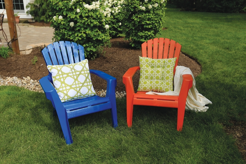 Spray Paint Plastic Lawn Chairs - Krylon Spraydown - MyFixitUpLife