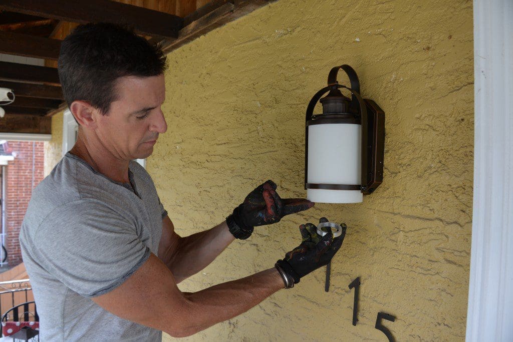 How to install a porch light
