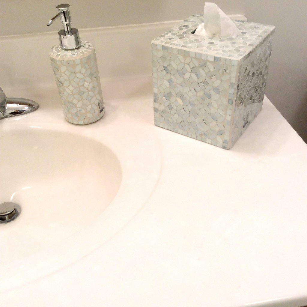 Small bathroom makeover mom accessories IMG_2103_Fotor