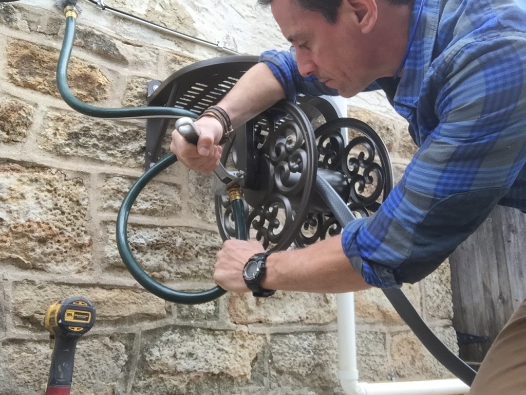 A great garden hose reel and how to install it