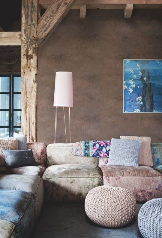 Rose Quartz and Serenity work effortlessly in this rustic style.