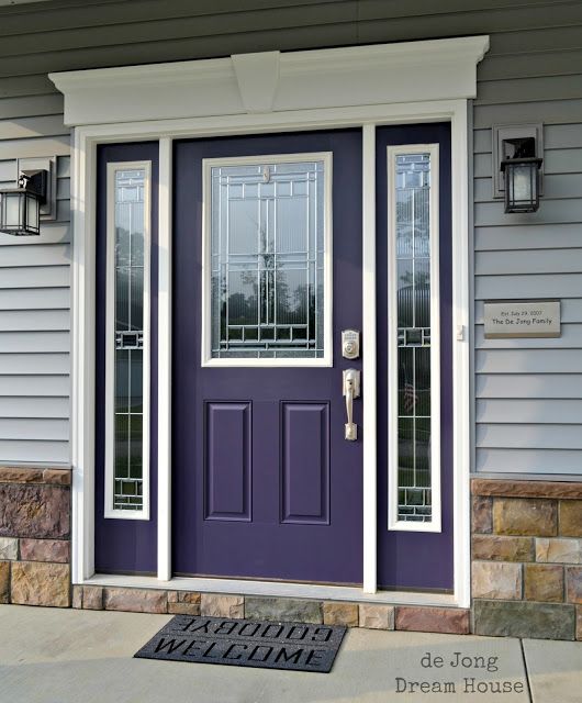  How about a purple door? It's a color most loved by creative souls.