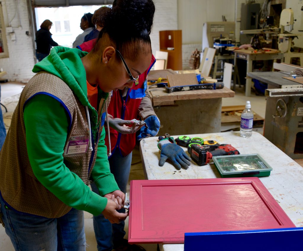 2016_MyFixitUpLife_Habitat for Humanity_Philadelphia_Women Build_DIY Workshop_Serving tray