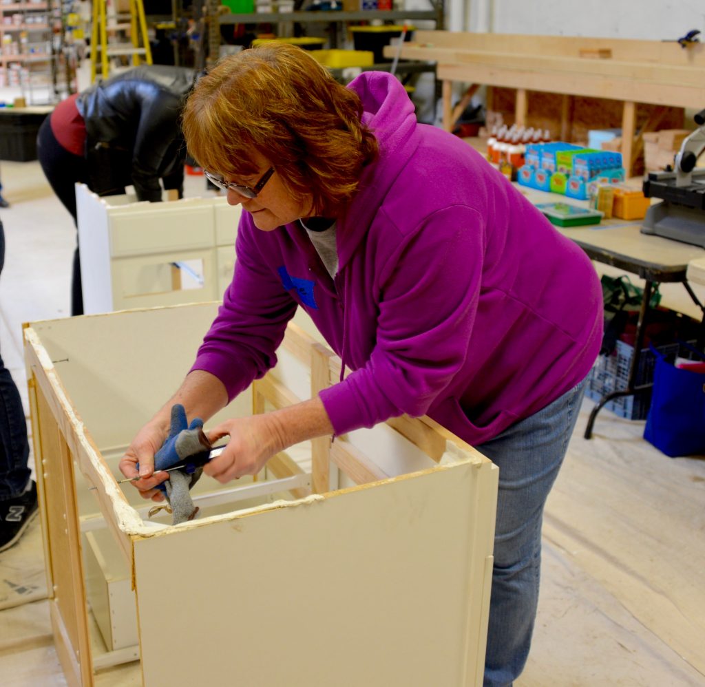 2016_MyFixitUpLife_Habitat for Humanity_Philadelphia_Women Build_DIY Workshop_taking apart a cabinet