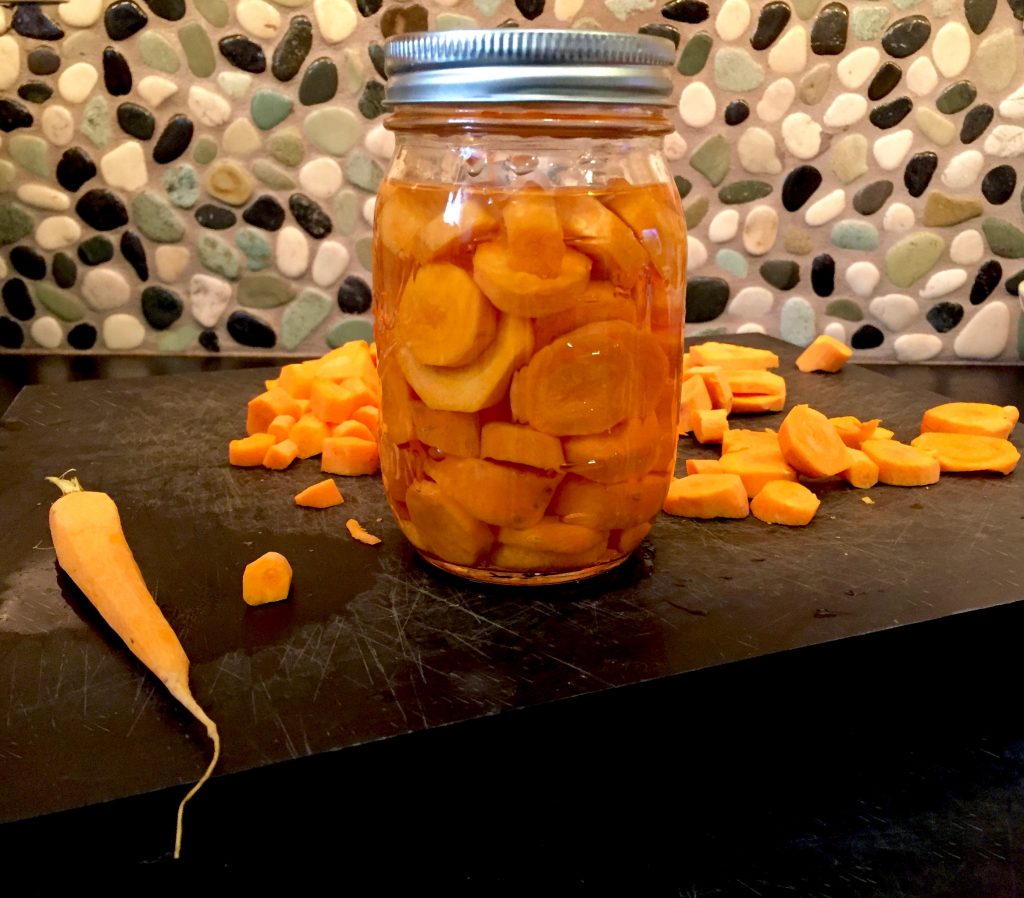 12 ACE_MyFixitUpLife_Canning_fill jar with carrots