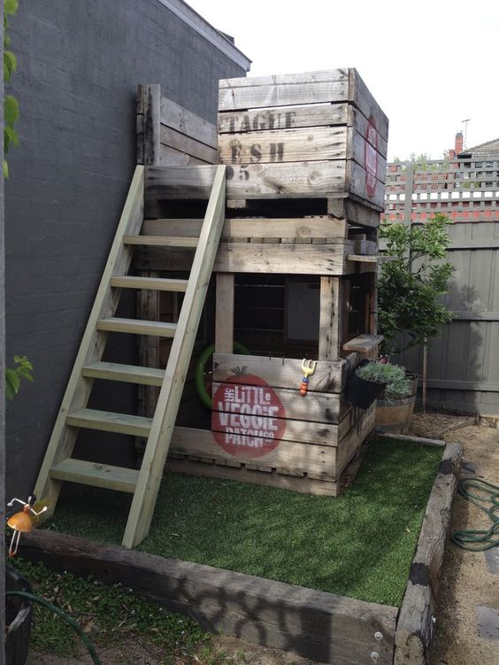 4 upcycle apple crate playhouse