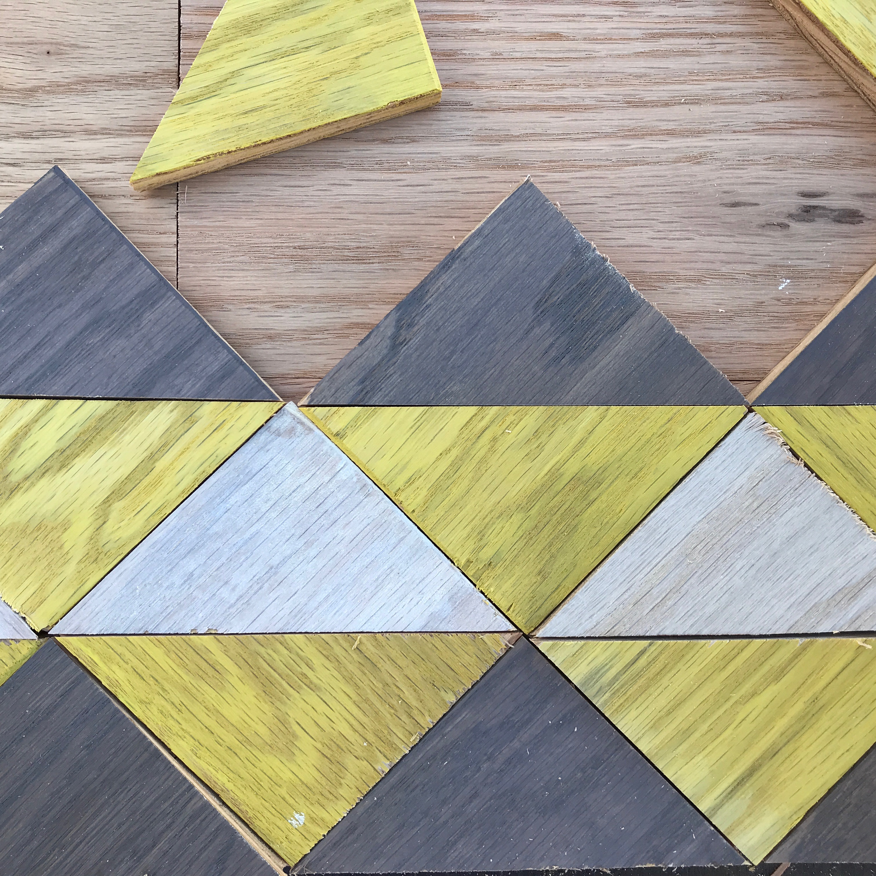 6 MyFixitUpLife_Minwax_wood_tray_laying out triangles