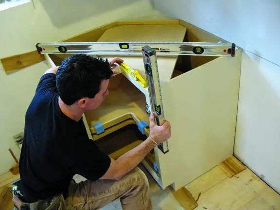 mark install-kitchen-cabinets