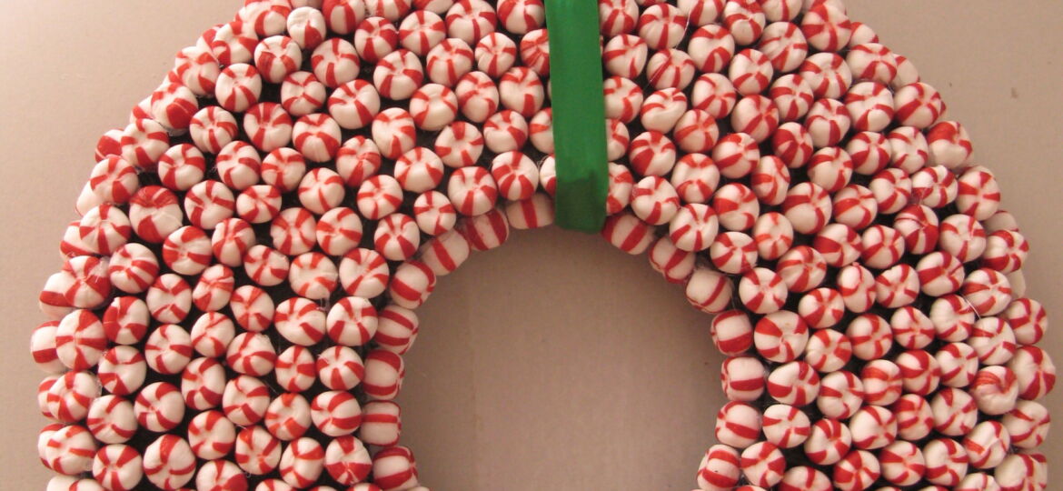 holiday candy wreath