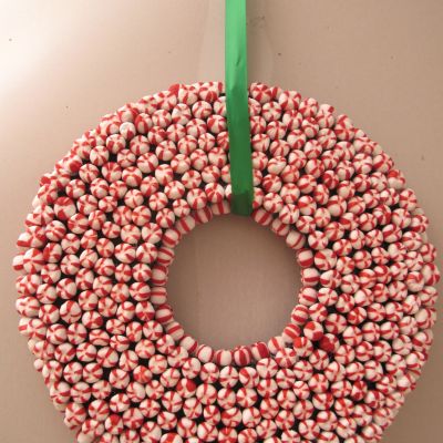 holiday candy wreath
