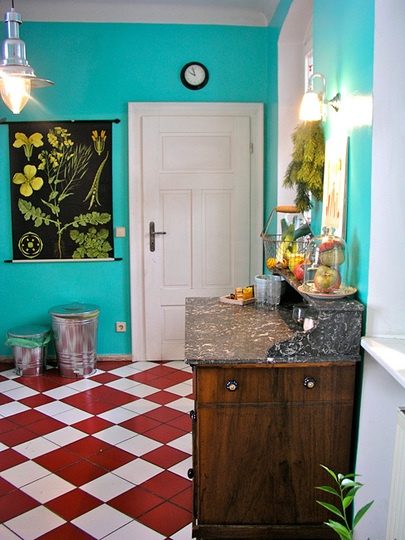 Argyle as flooring is eaier than it looks. From thekitchn.com