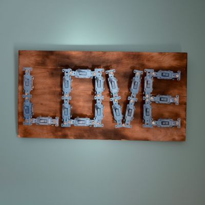 2015_MyFixitUpLife_Love_Wall