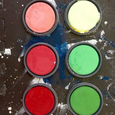 6_MyFixitUpLife_Glidden_Dorothy Draper_Paint can lids