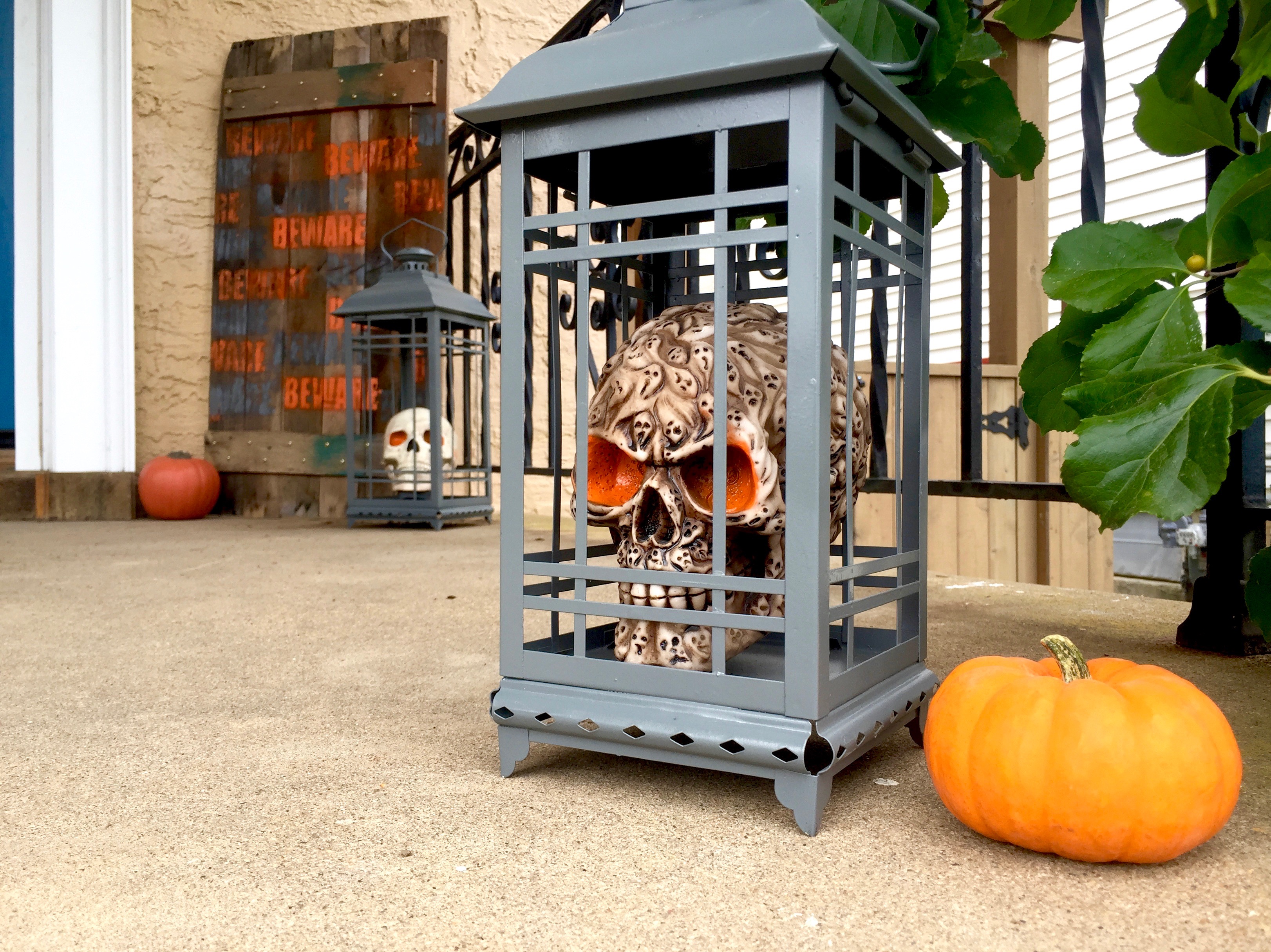Halloween skull lantern Krylon paint pallet sign porch MyFixitUpLife
