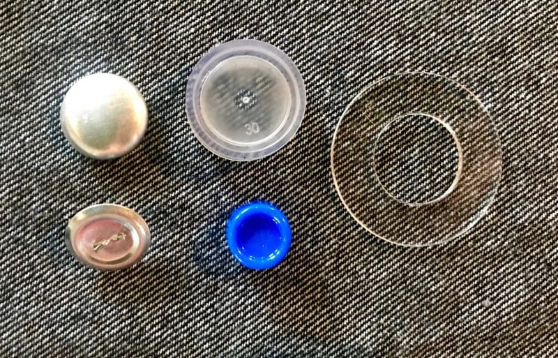 Need to recover an ottoman? Here's the DIY on how I updated ours