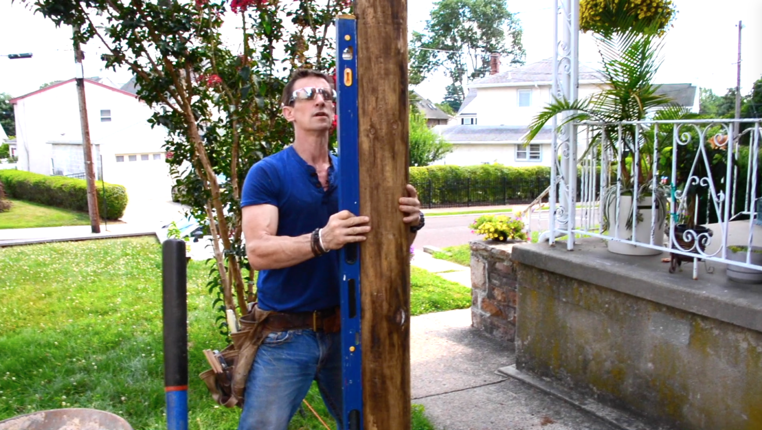 How to place a perfectly plumb fence post