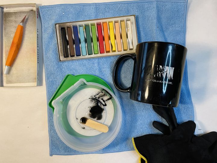 Fixing ceramic How to fix broken mugs with epoxy