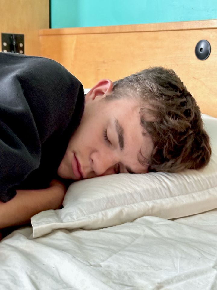 Review Eli and Elm cooling side sleeping pillow