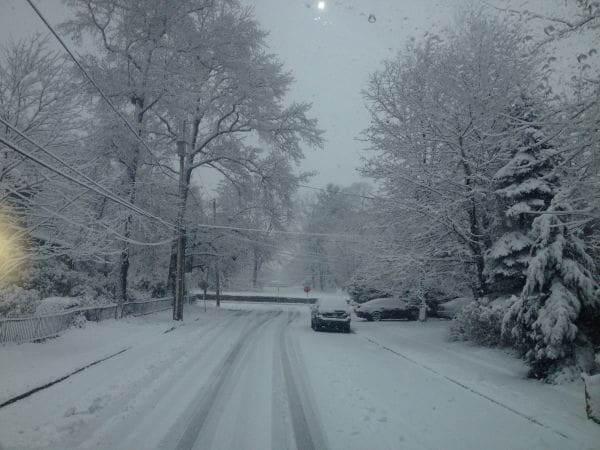 After It Snows, Should I Wait to Wash My Car?